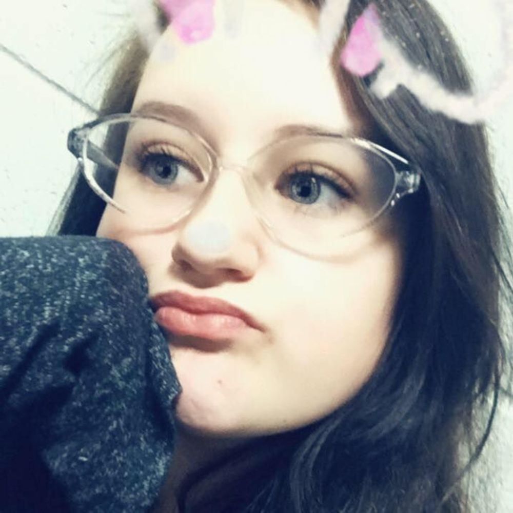 Meet your Posher, Kayla